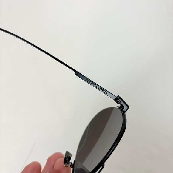 FLAW Bottega Veneta Metal Double Bridge Pilot in Shiny Black & Grey main image 7